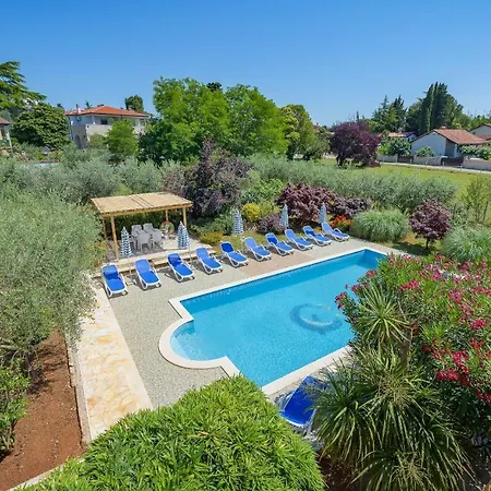 Family Friendly With A Swimming Pool Basanija, Umag - 3402