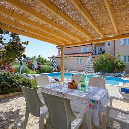 Apartment Family Friendly With A Swimming Pool Basanija, Umag - 3402 *