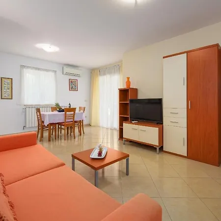 Apartment Family Friendly With A Swimming Pool Basanija, Umag - 3402
