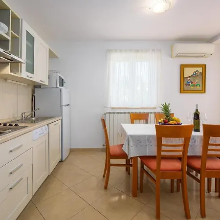 Apartment Family Friendly With A Swimming Pool Basanija, Umag - 3402 *