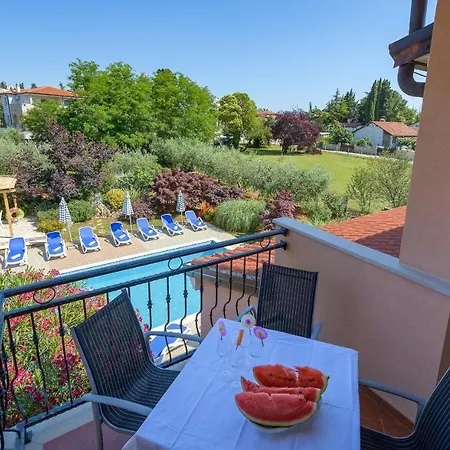 Family Friendly With A Swimming Pool Basanija, Umag - 3402 Apartment