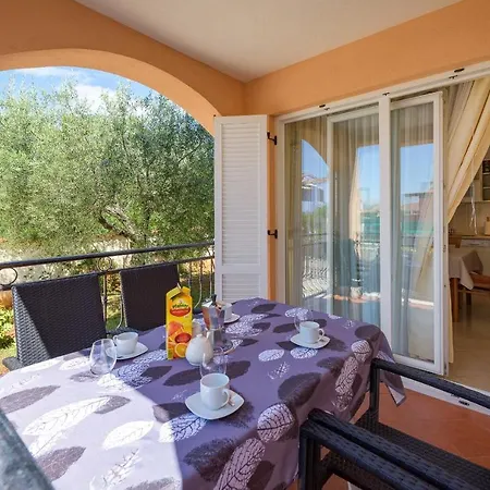 Family Friendly With A Swimming Pool Basanija, Umag - 3402 Savudrija