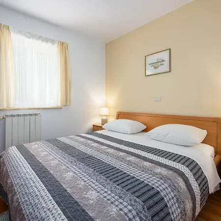 Family Friendly With A Swimming Pool Basanija, Umag - 3402 * 萨武德里亚