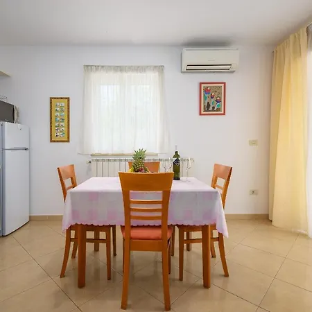 Family Friendly With A Swimming Pool Basanija, Umag - 3402