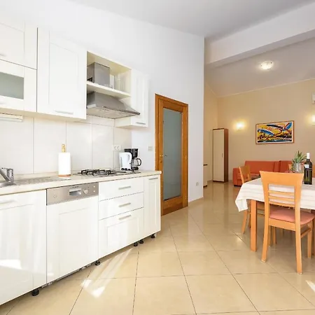 Family Friendly With A Swimming Pool Basanija, Umag - 3402 Apartment