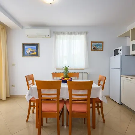 Family Friendly With A Swimming Pool Basanija, Umag - 3402 Apartment *