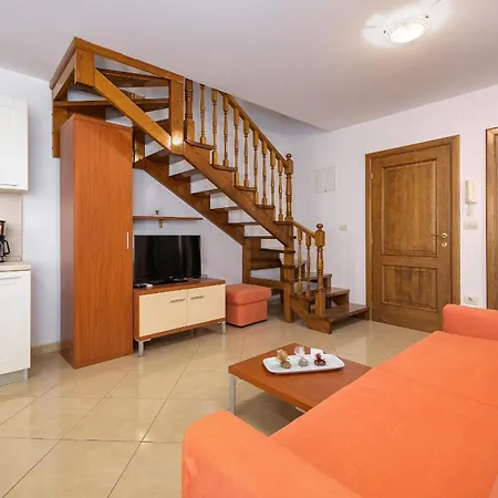 Apartment Family Friendly With A Swimming Pool Basanija, Umag - 3402 *