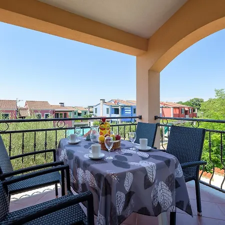 Family Friendly With A Swimming Pool Basanija, Umag - 3402 Apartment Savudrija