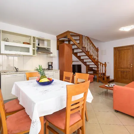 Family Friendly With A Swimming Pool Basanija, Umag - 3402 Savudrija