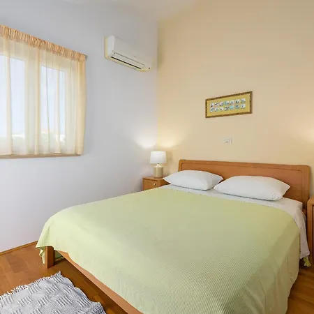 Apartment Family Friendly With A Swimming Pool Basanija, Umag - 3402