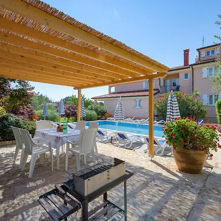 Apartman Family-friendly With Swimming Pool Basanija, Umag - 3402 *