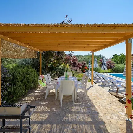 Apartman Family-friendly With Swimming Pool Basanija, Umag - 3402